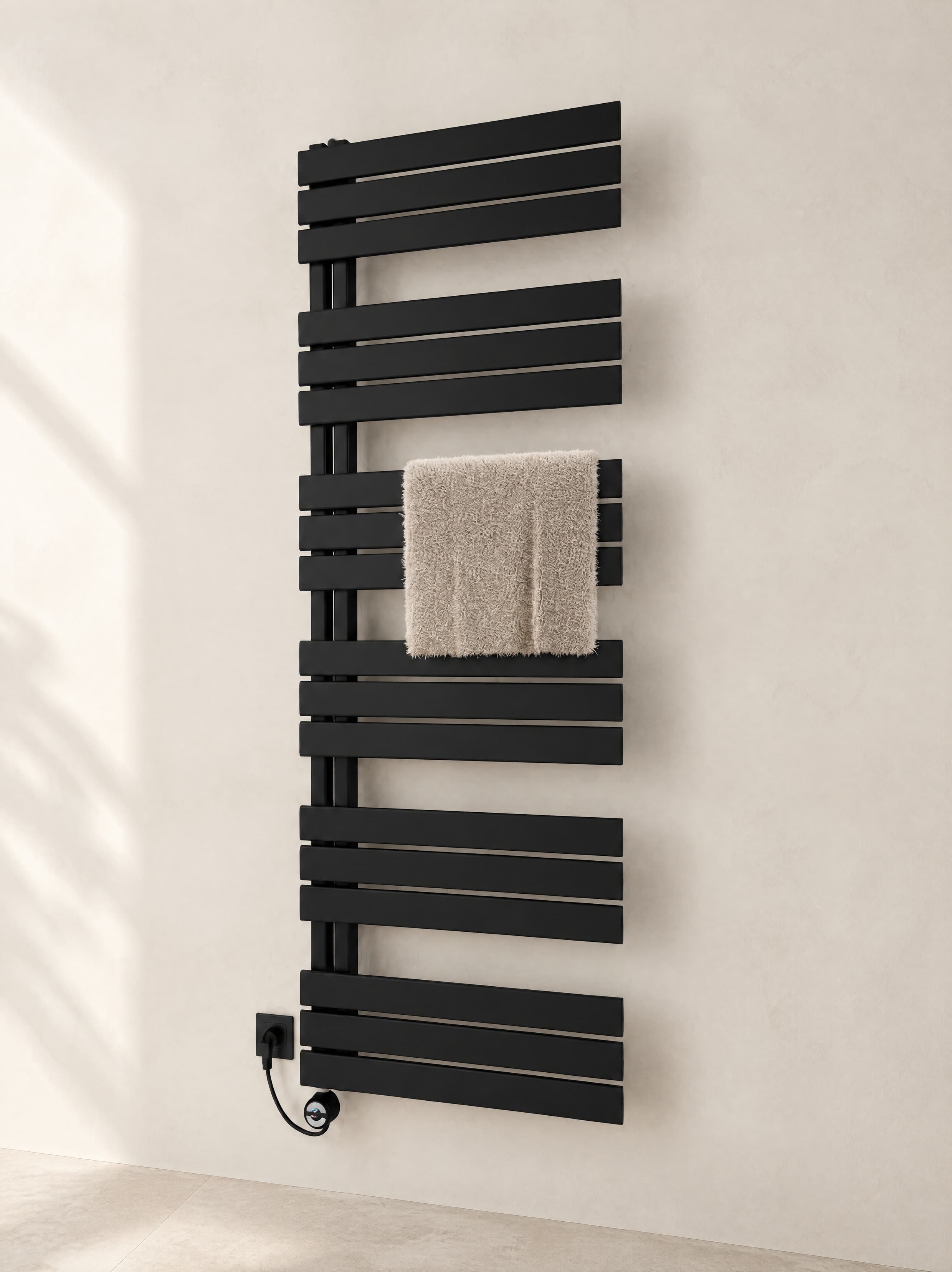Handtuchheizkörper elektrisch seitlich offen 50x115 cm Schwarz